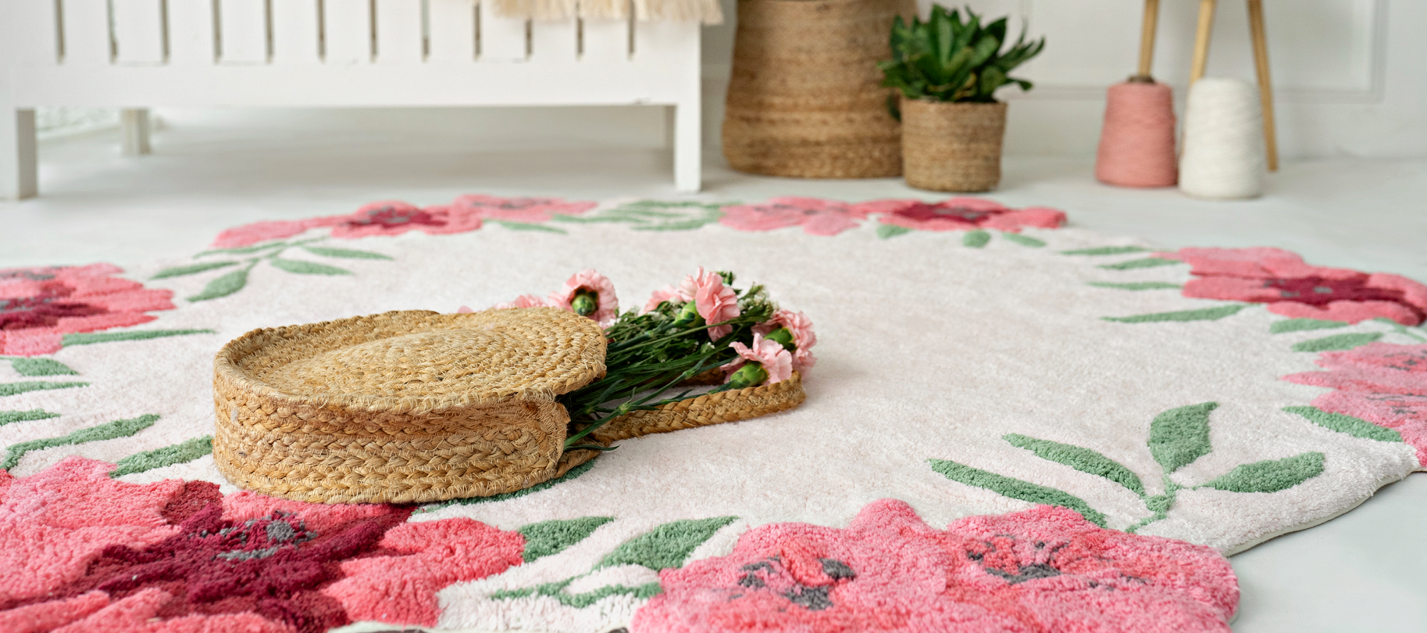 Circle Rugs – Threads and Tassels