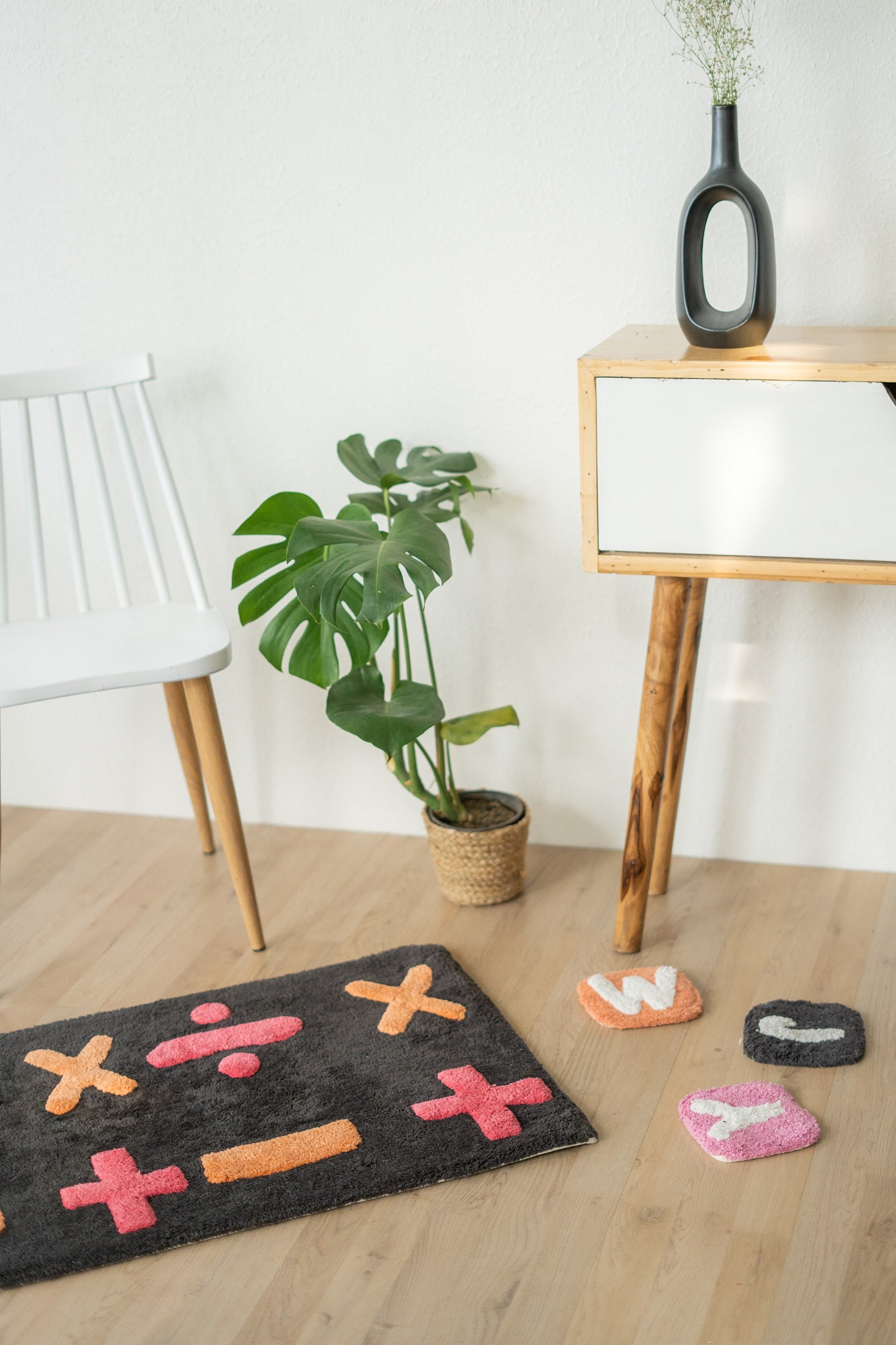 Mathematics Organic & Washable Rug – Threads and Tassels